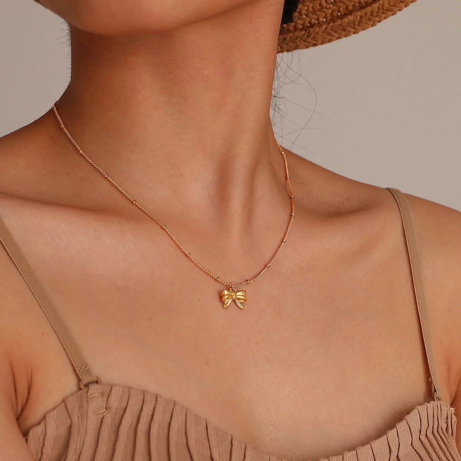 14k Dainty Feminine Bow Necklace - Aryomi