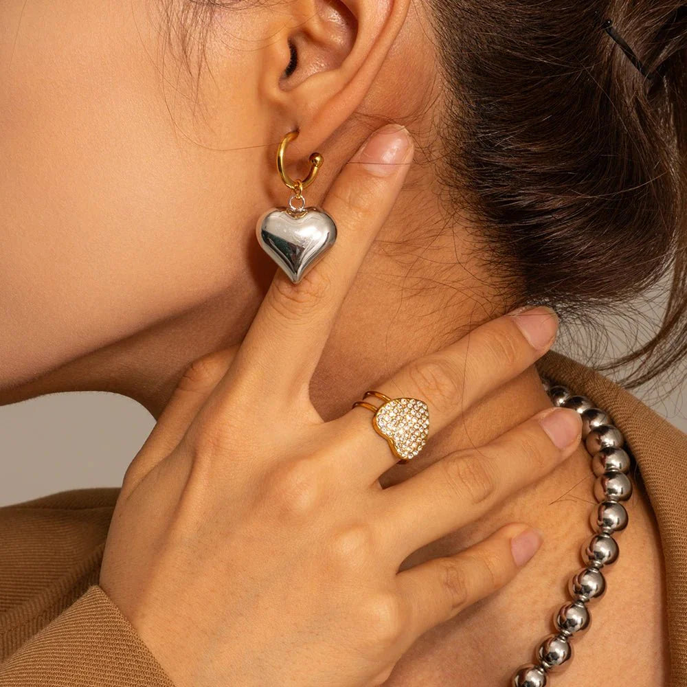 18k Dainty Heart Hoops Earrings - Aryomi