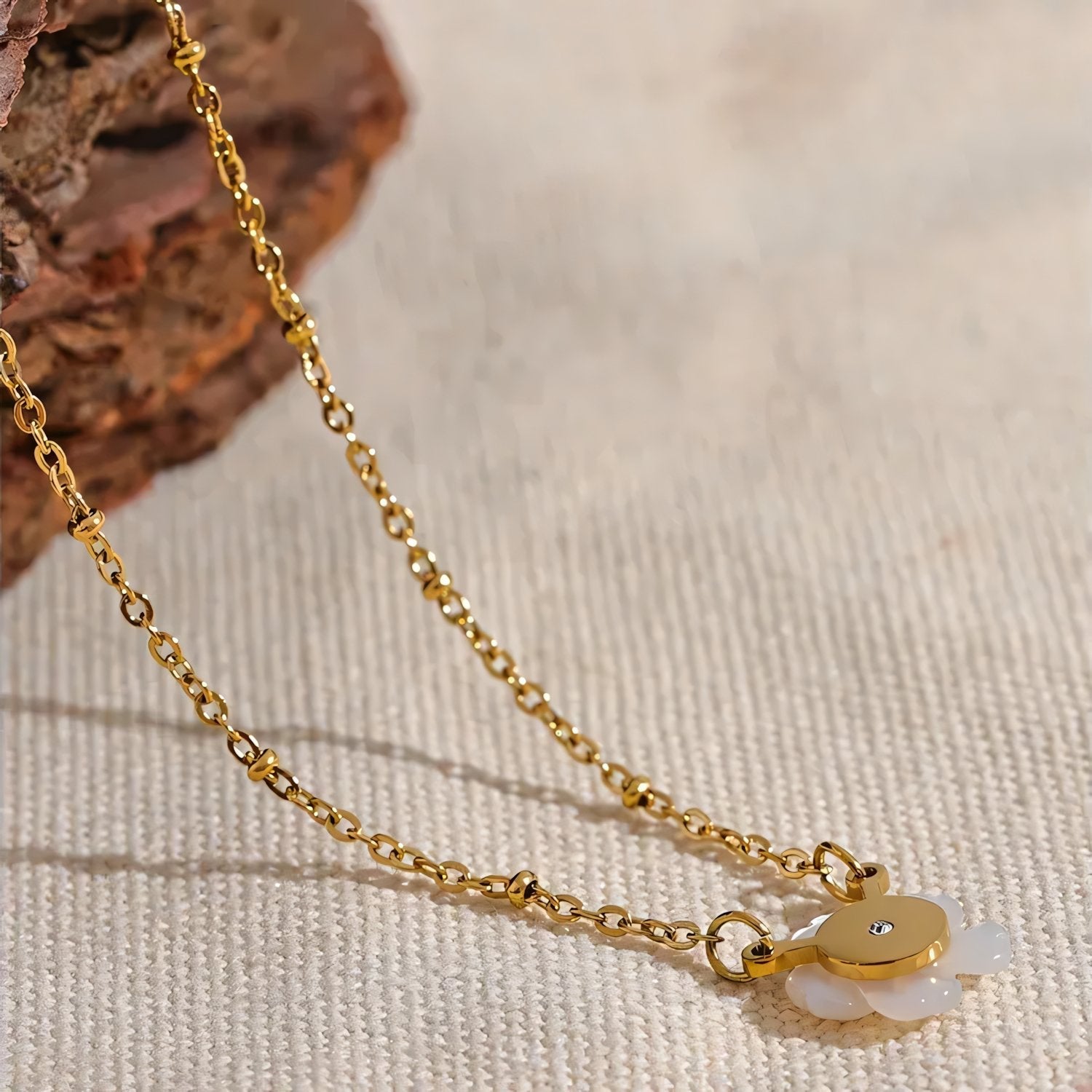 18k Dainty White Floral Necklace - Aryomi