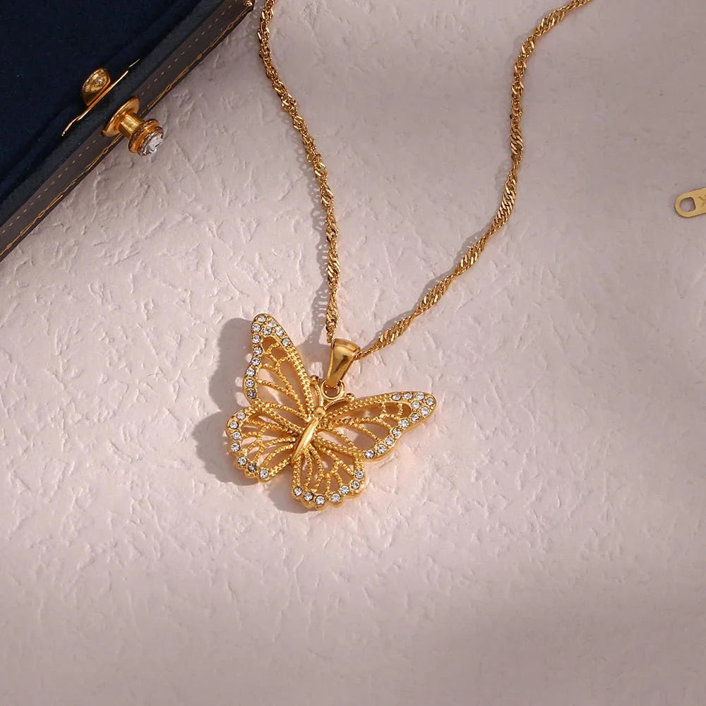 18k Diamond Accented Butterfly Necklace - Aryomi