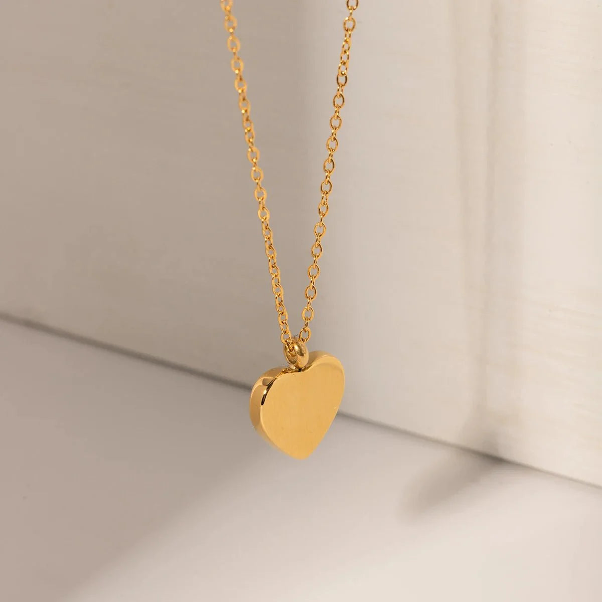 18k Romantic Dainty Red Heart Necklace - Aryomi