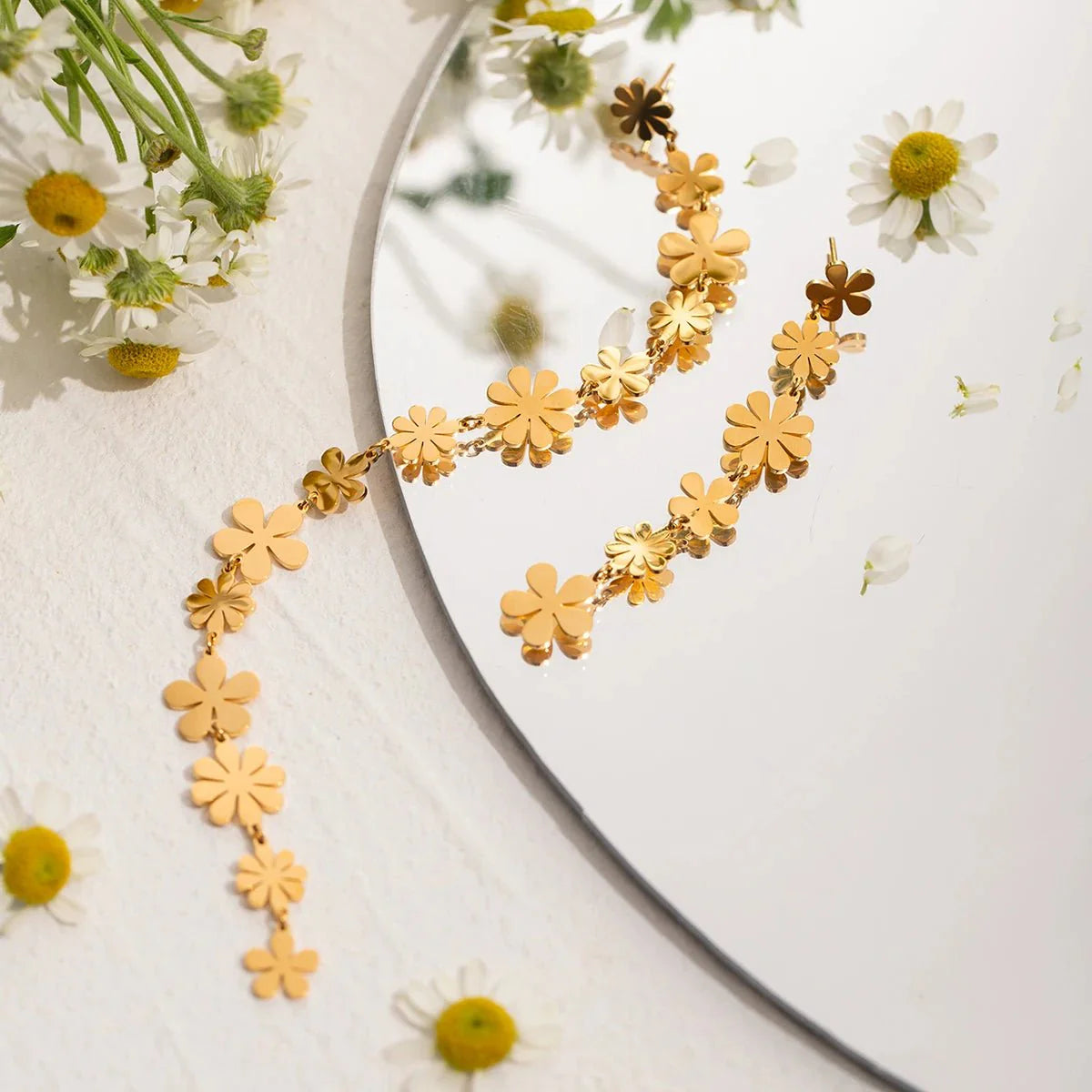 18k Staggering Floral Earrings - Aryomi