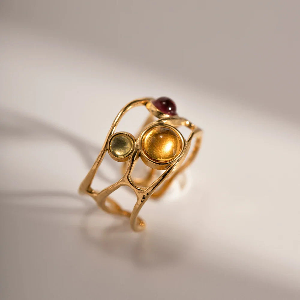 18k Playful Wavy Open Gem Ring