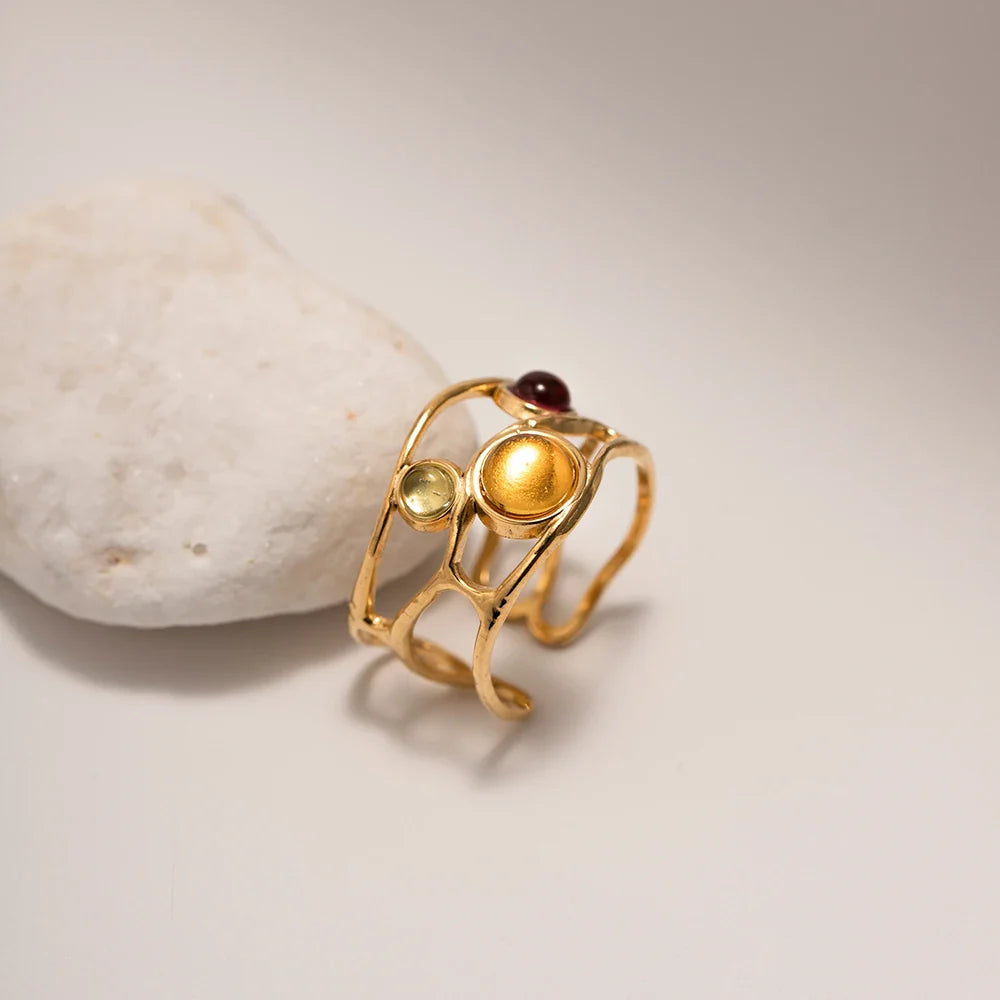 18k Playful Wavy Open Gem Ring