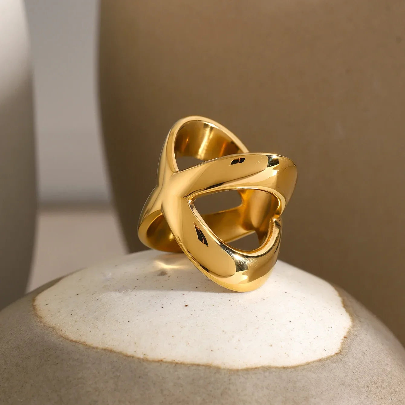 18k Classy Crossed Intersect Ring