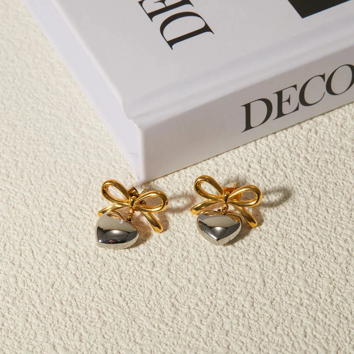 Dainty Bow Heart Earrings - Aryomi