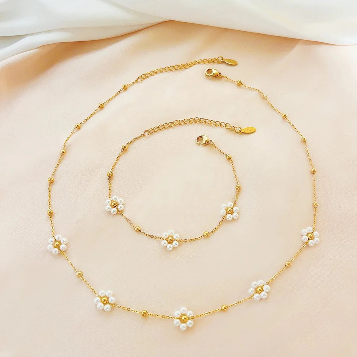 Dainty Daisy Necklace & Bracelets - Aryomi