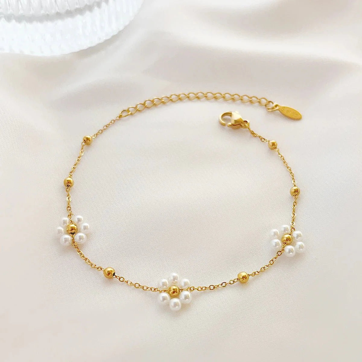 Dainty Daisy Necklace & Bracelets - Aryomi