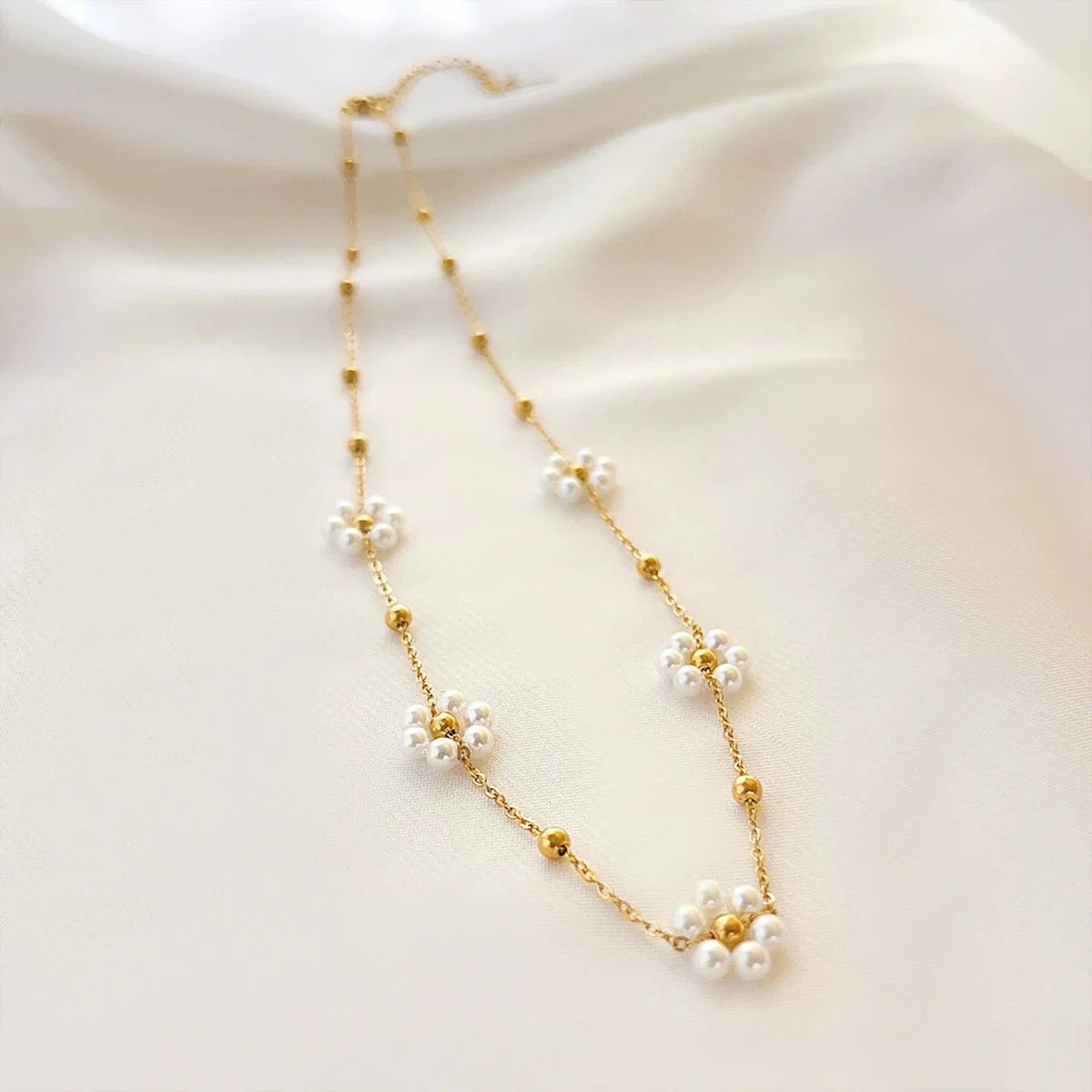 Dainty Daisy Necklace & Bracelets - Aryomi