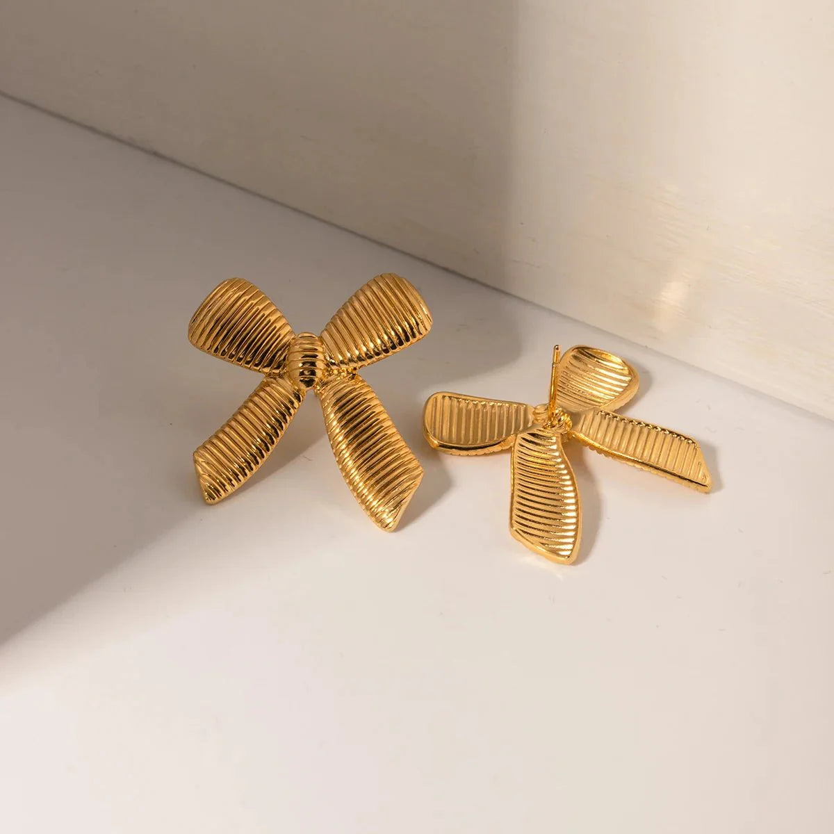 Dainty Striped Bow Elegant Ring and Earrings - Aryomi