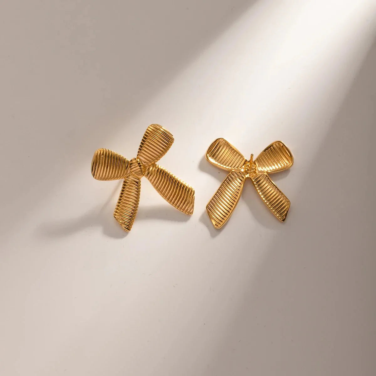 Dainty Striped Bow Elegant Ring and Earrings - Aryomi