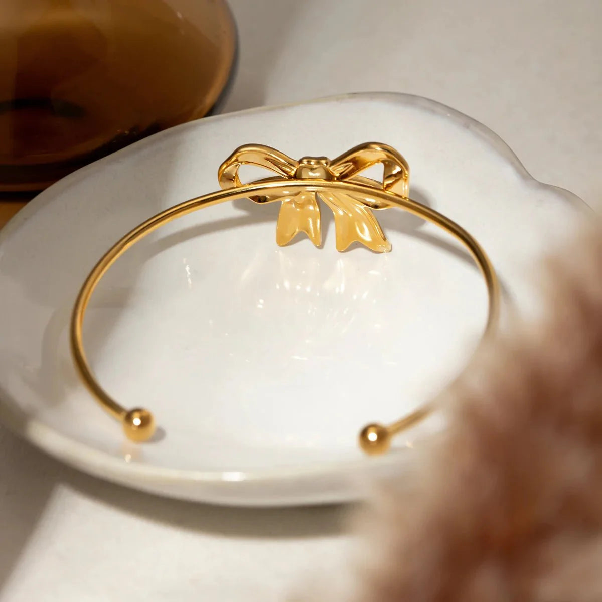 Feminine Bow Cuff Bracelets - Aryomi