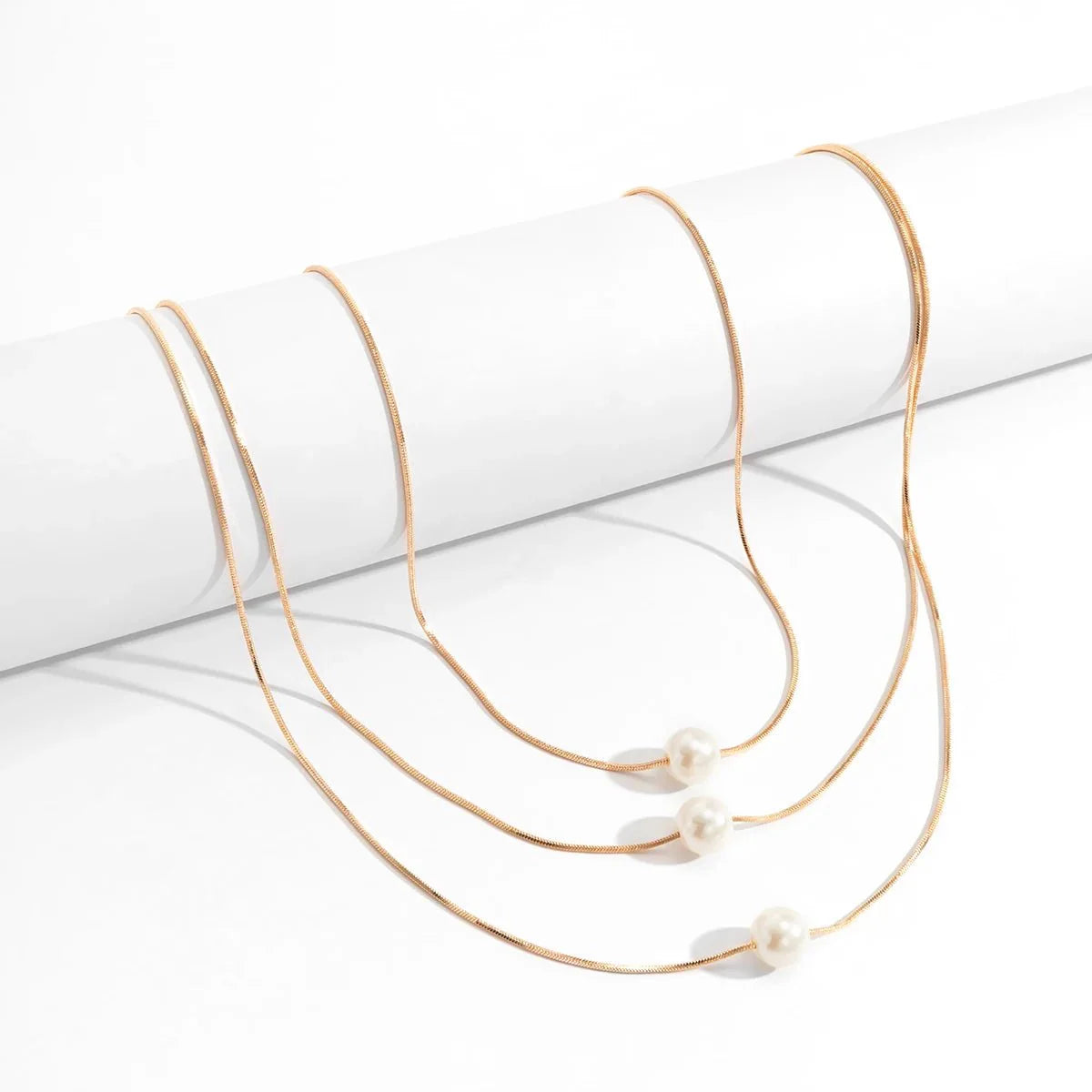 Layered Pearls Strung On Rope Necklace - Aryomi