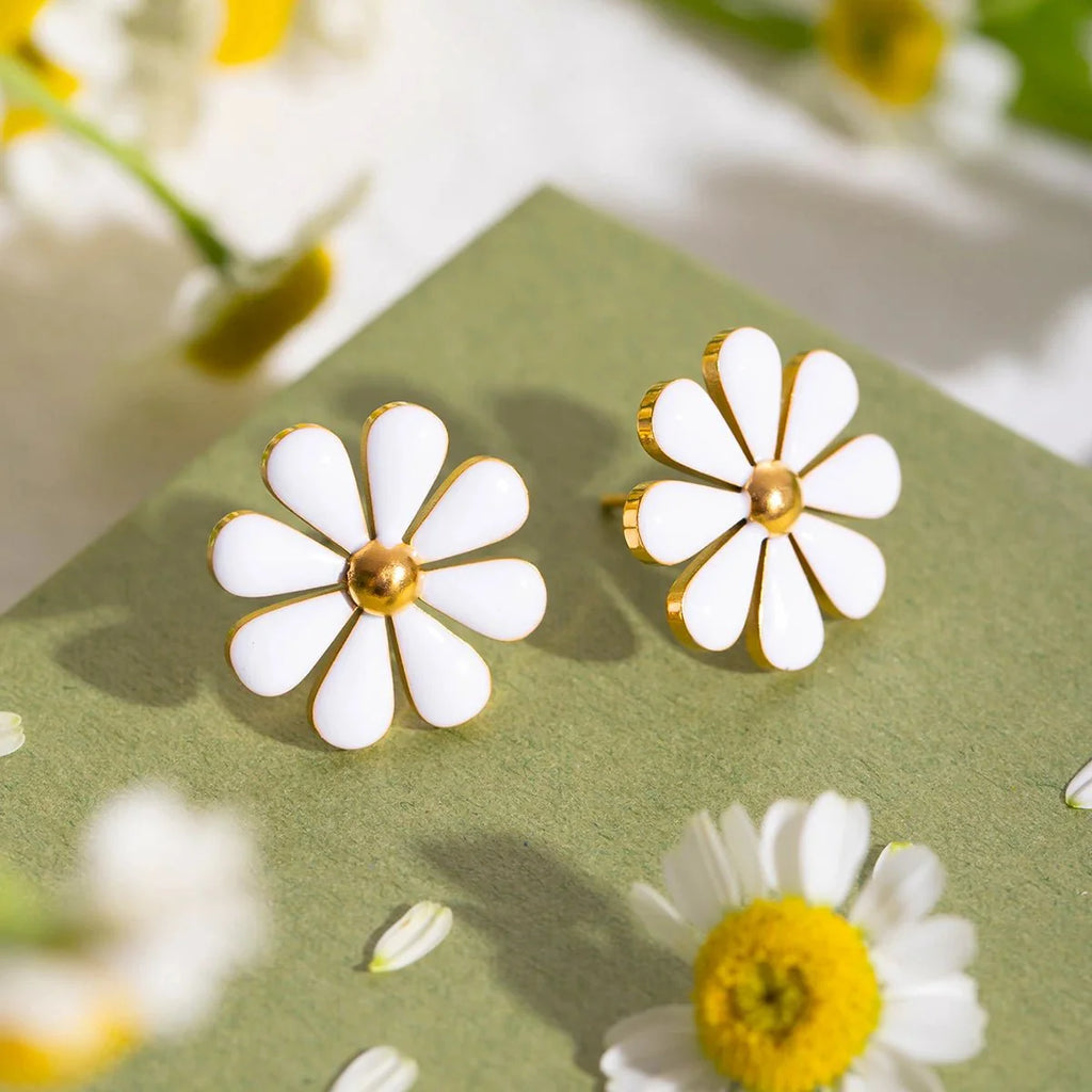 18k Dainty Daisy Floral Earrings - Aryomi
