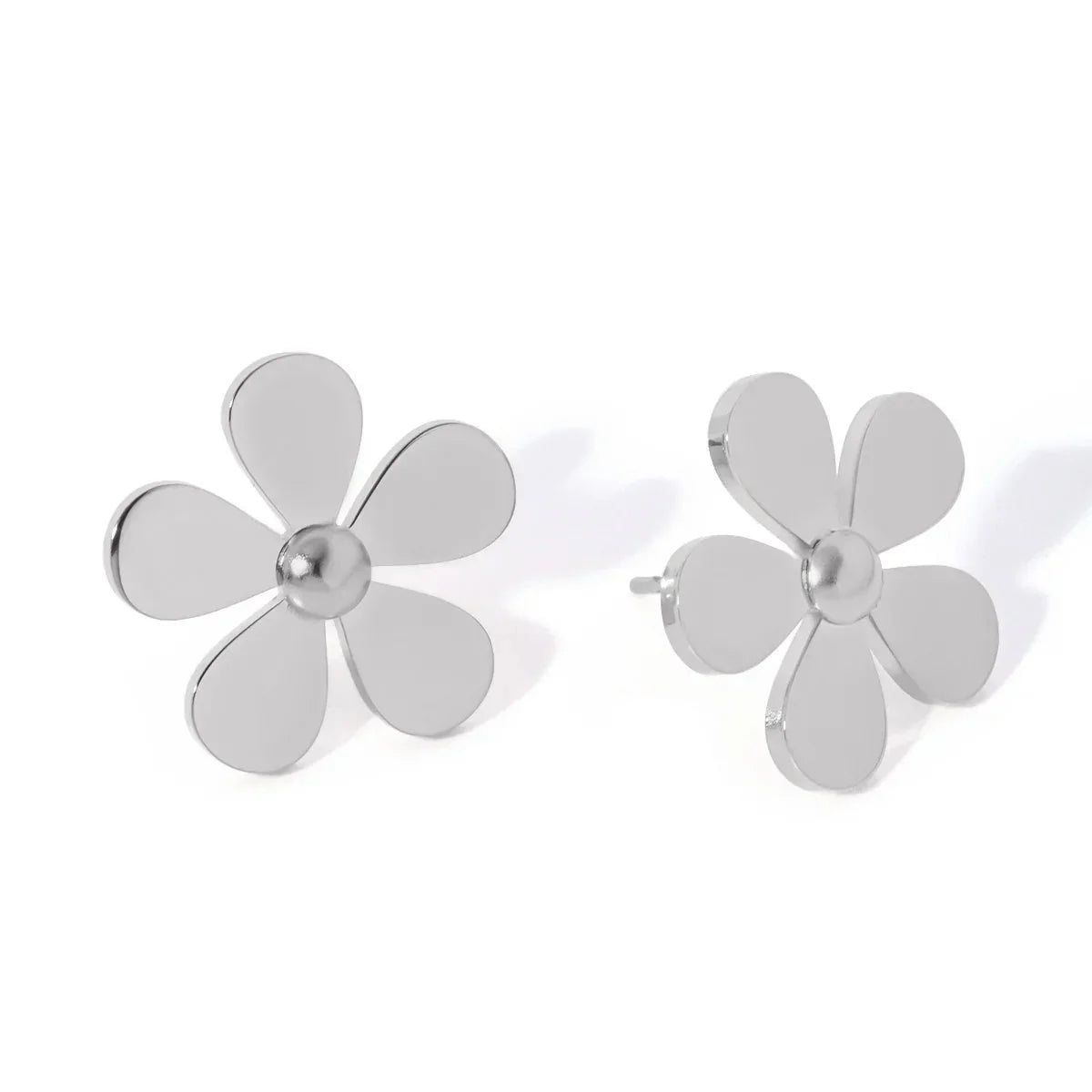 18k Dainty Flower Earrings - Aryomi
