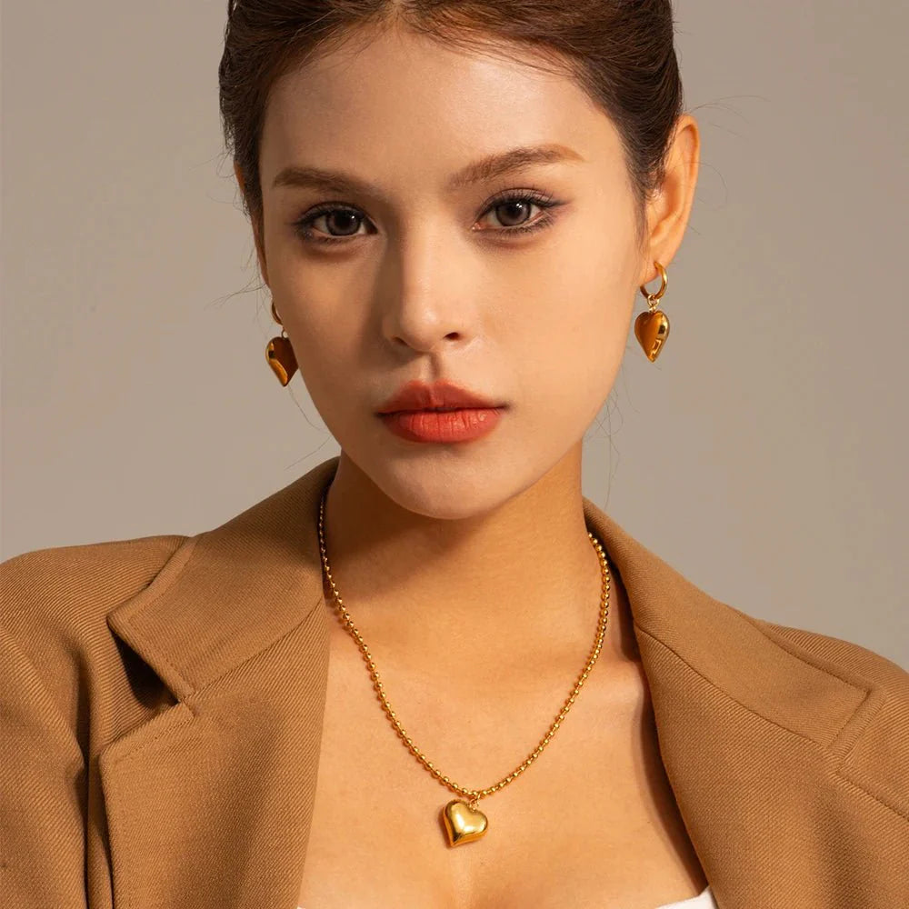 18k Dainty Heart Hoops Earrings - Aryomi