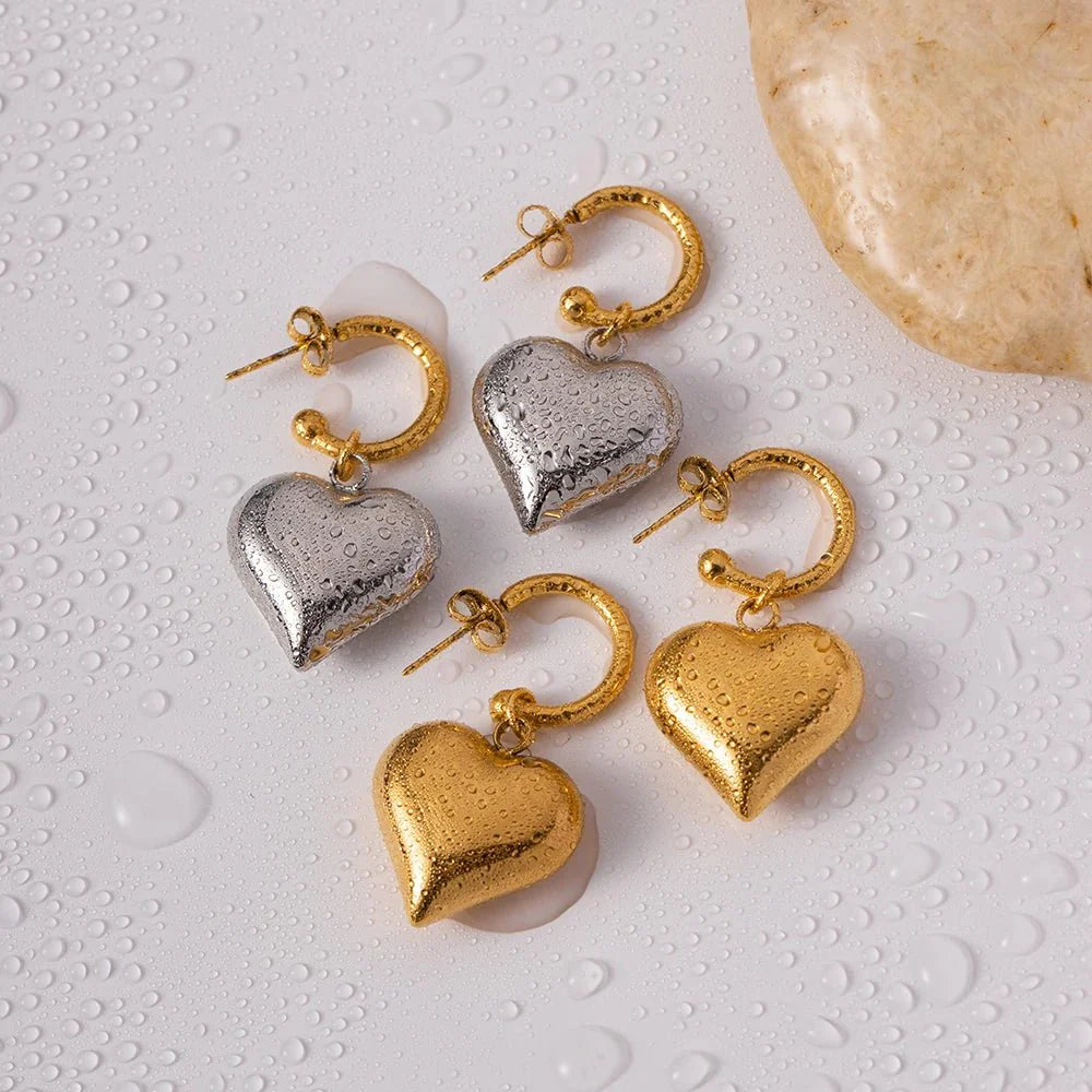 18k Dainty Heart Hoops Earrings - Aryomi