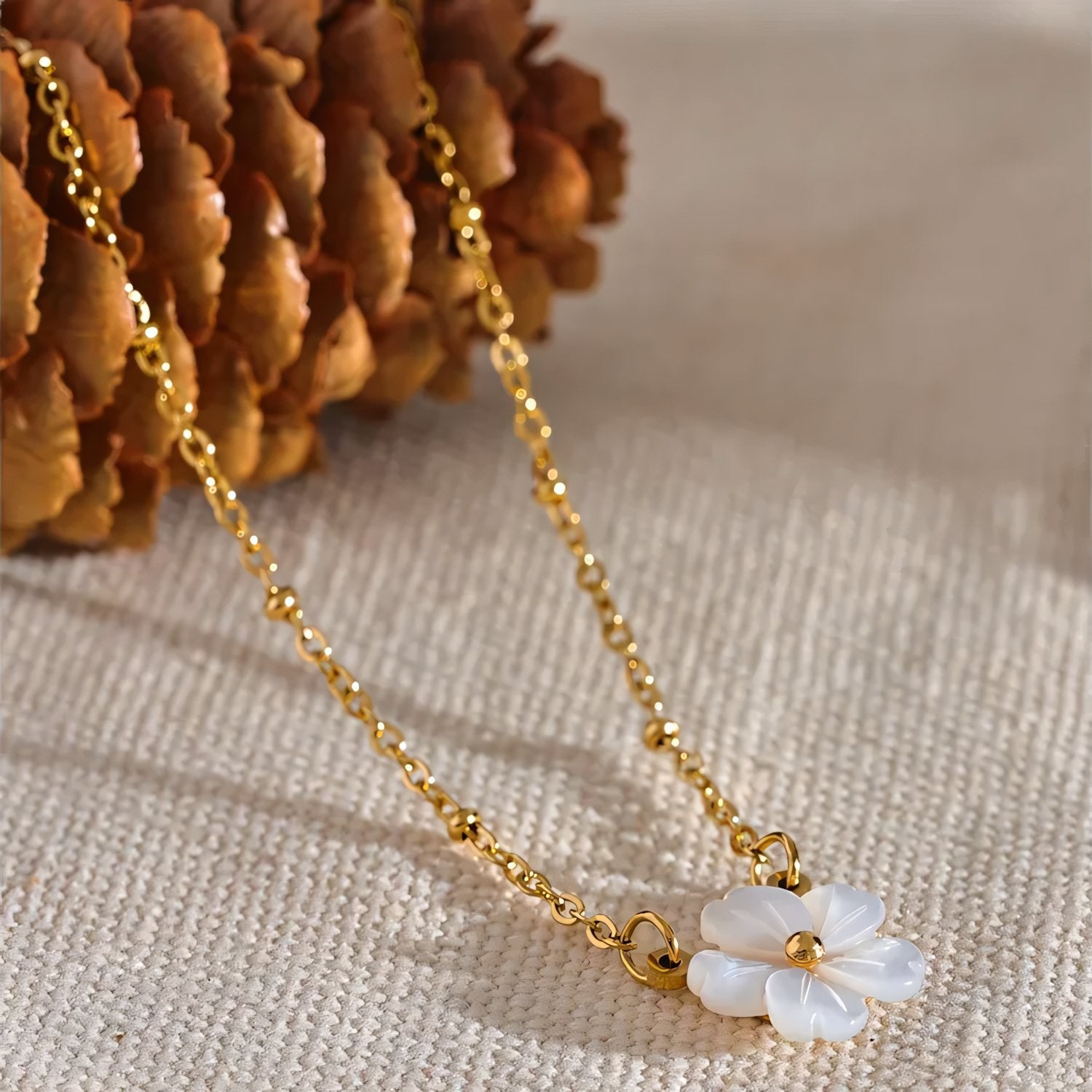 18k Dainty White Floral Necklace - Aryomi
