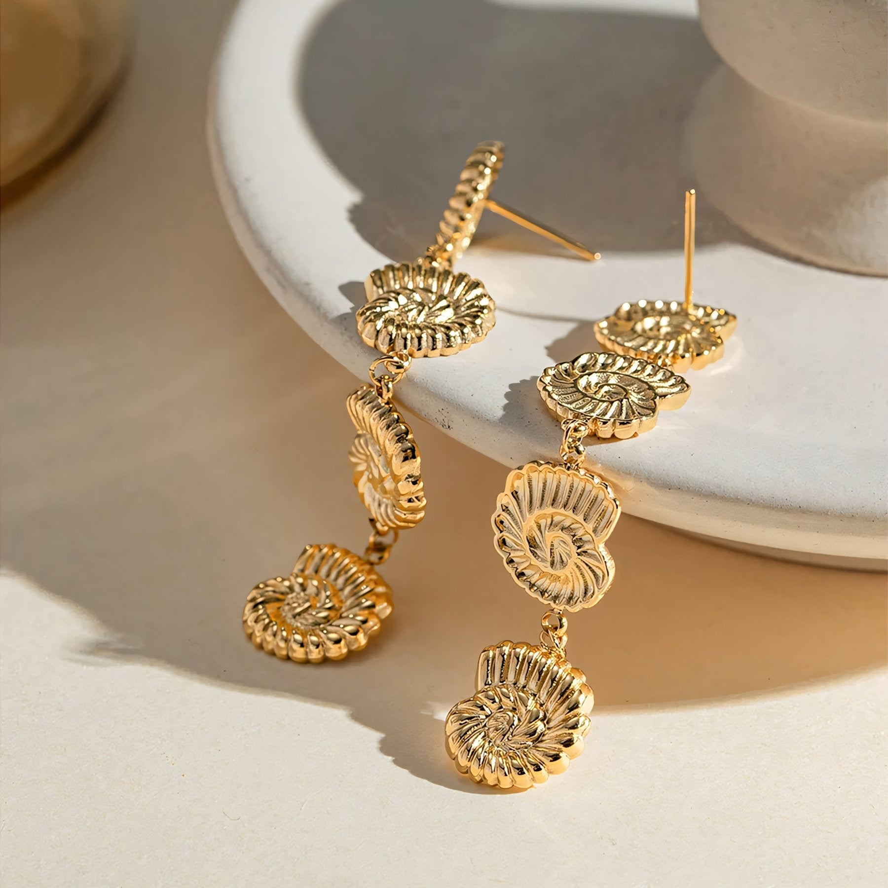 18k Dangling Shells Tropical Earrings - Aryomi