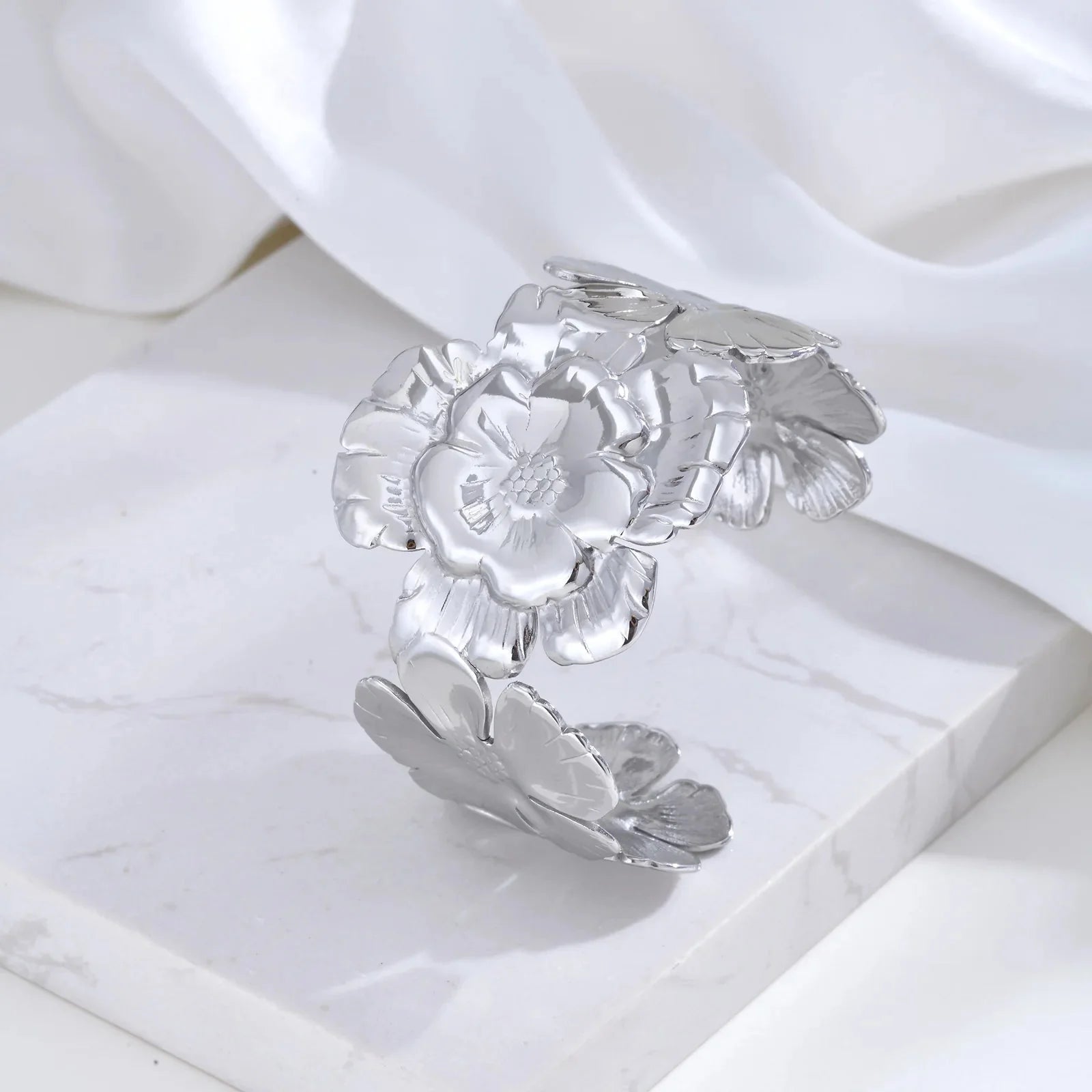 18k Floral Cuff Bangle Bracelets - Aryomi