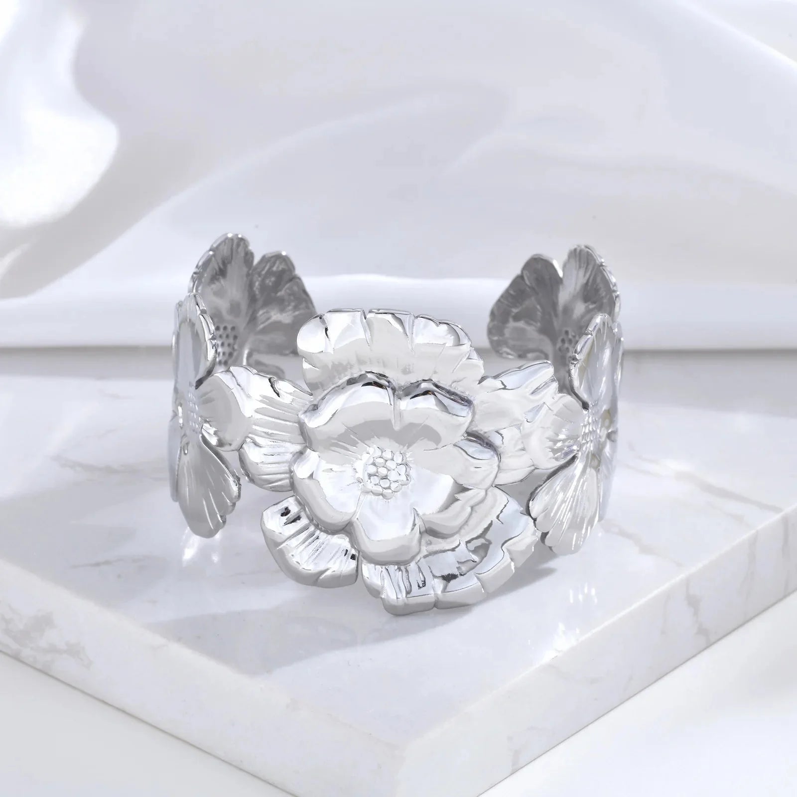 18k Floral Cuff Bangle Bracelets - Aryomi