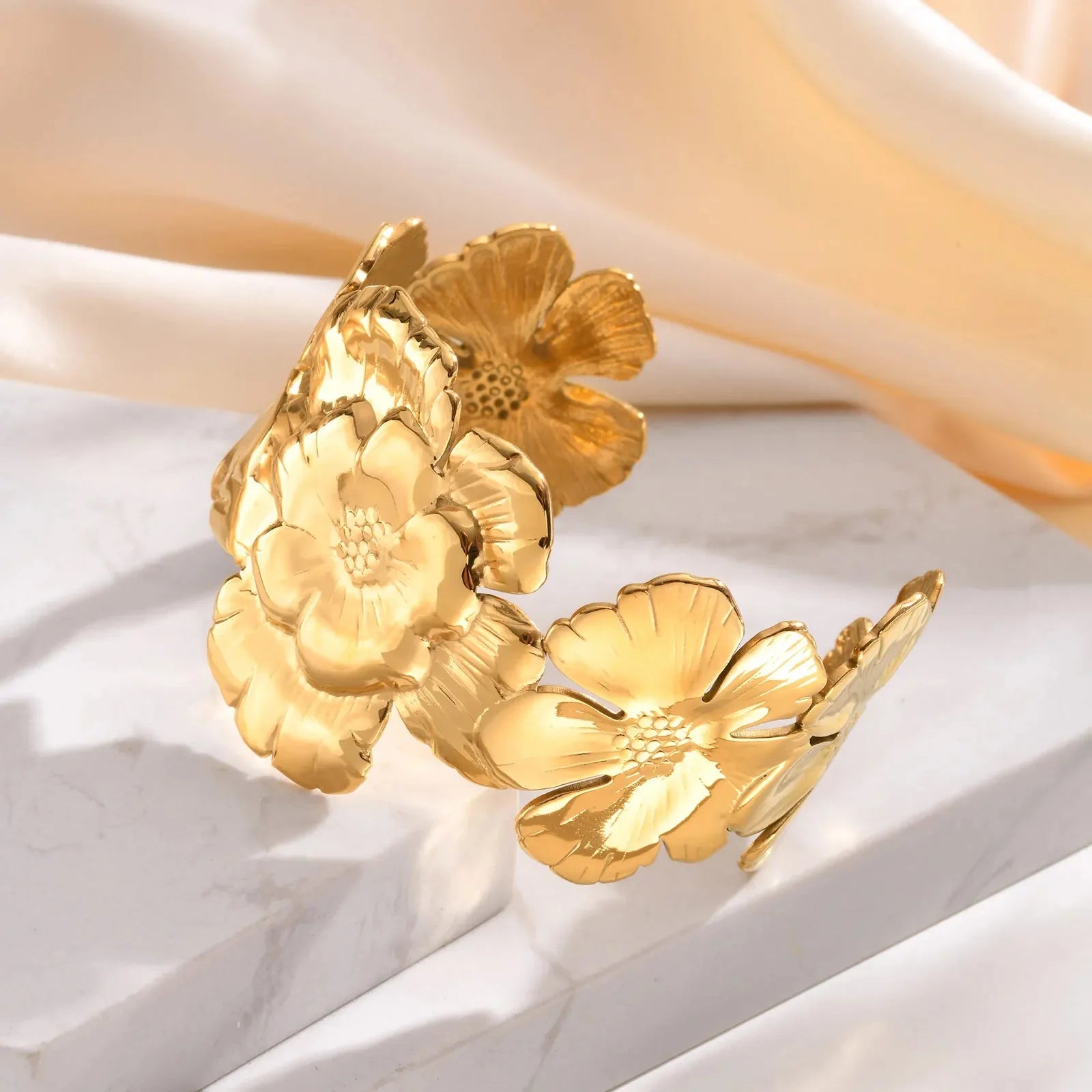 18k Floral Cuff Bangle Bracelets - Aryomi
