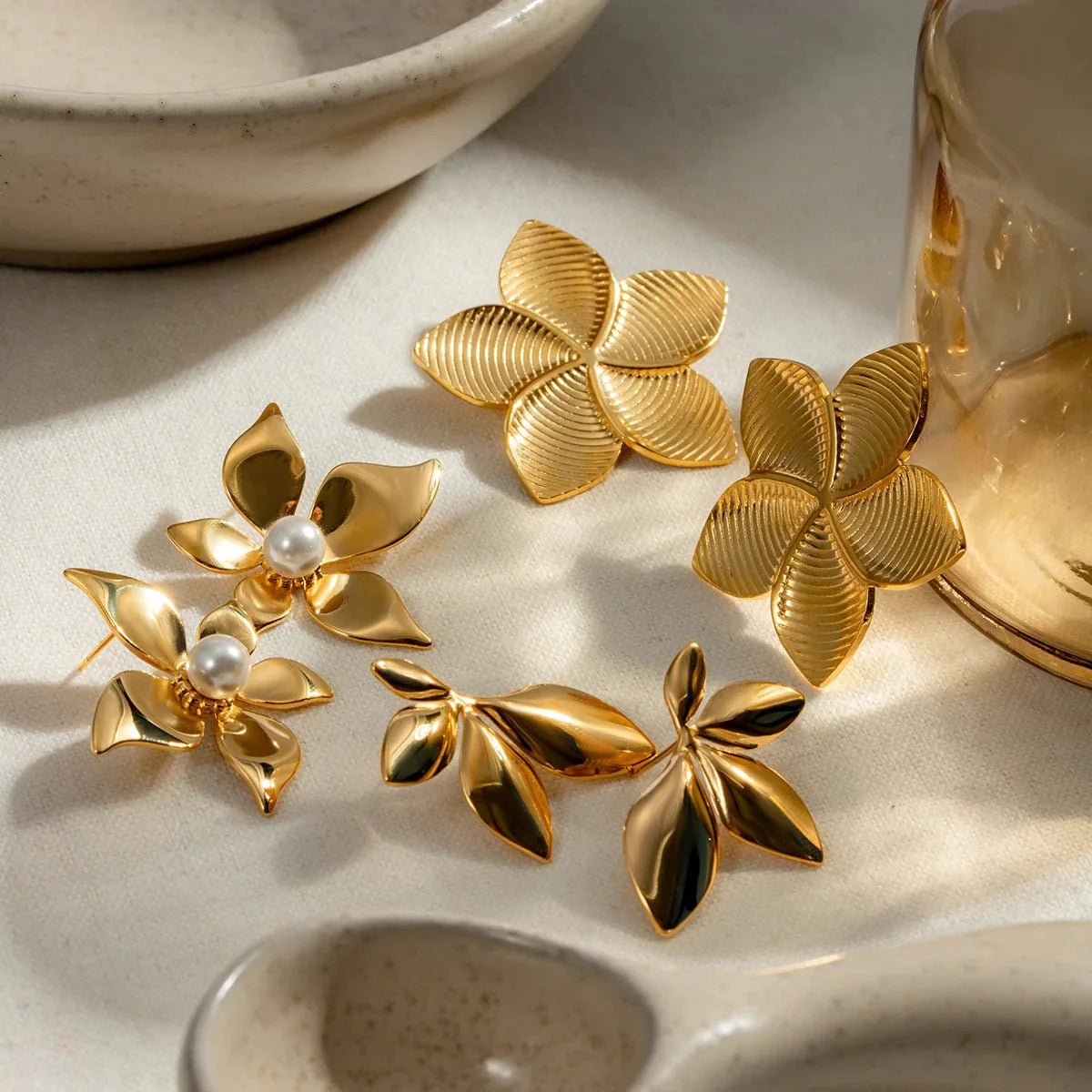 18k Glamorous Gold Floral Stud Earrings & Ring - Aryomi