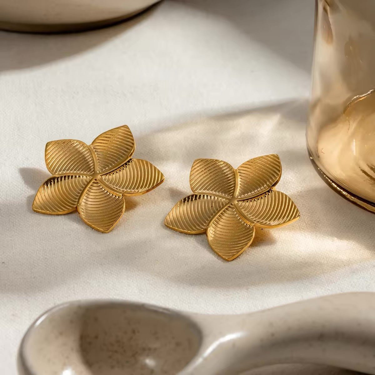 18k Glamorous Gold Floral Stud Earrings & Ring - Aryomi