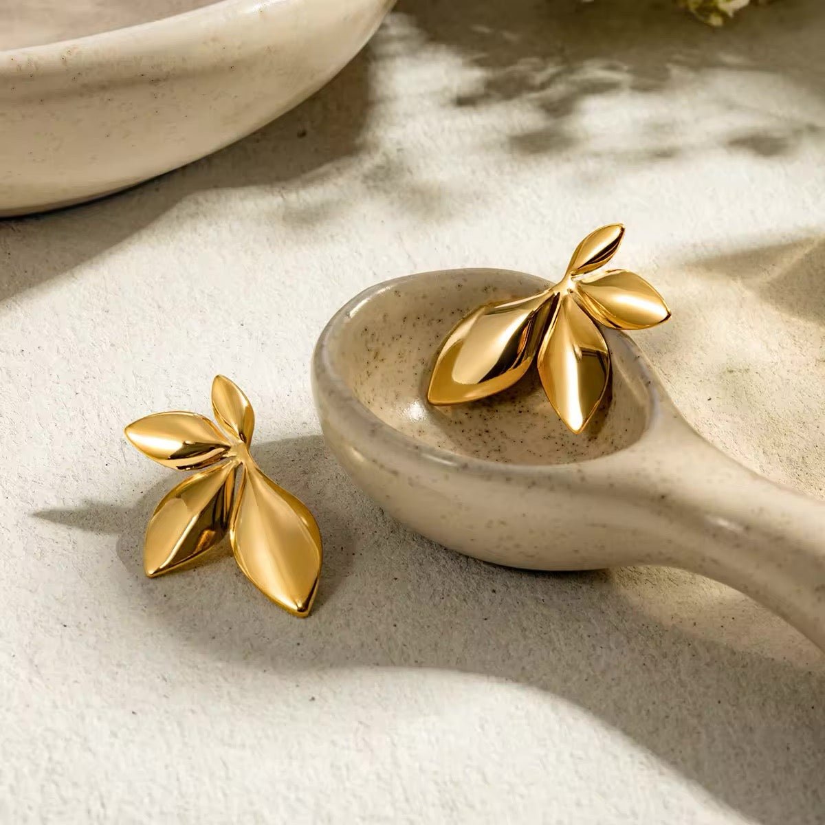 18k Glamorous Gold Floral Stud Earrings & Ring - Aryomi