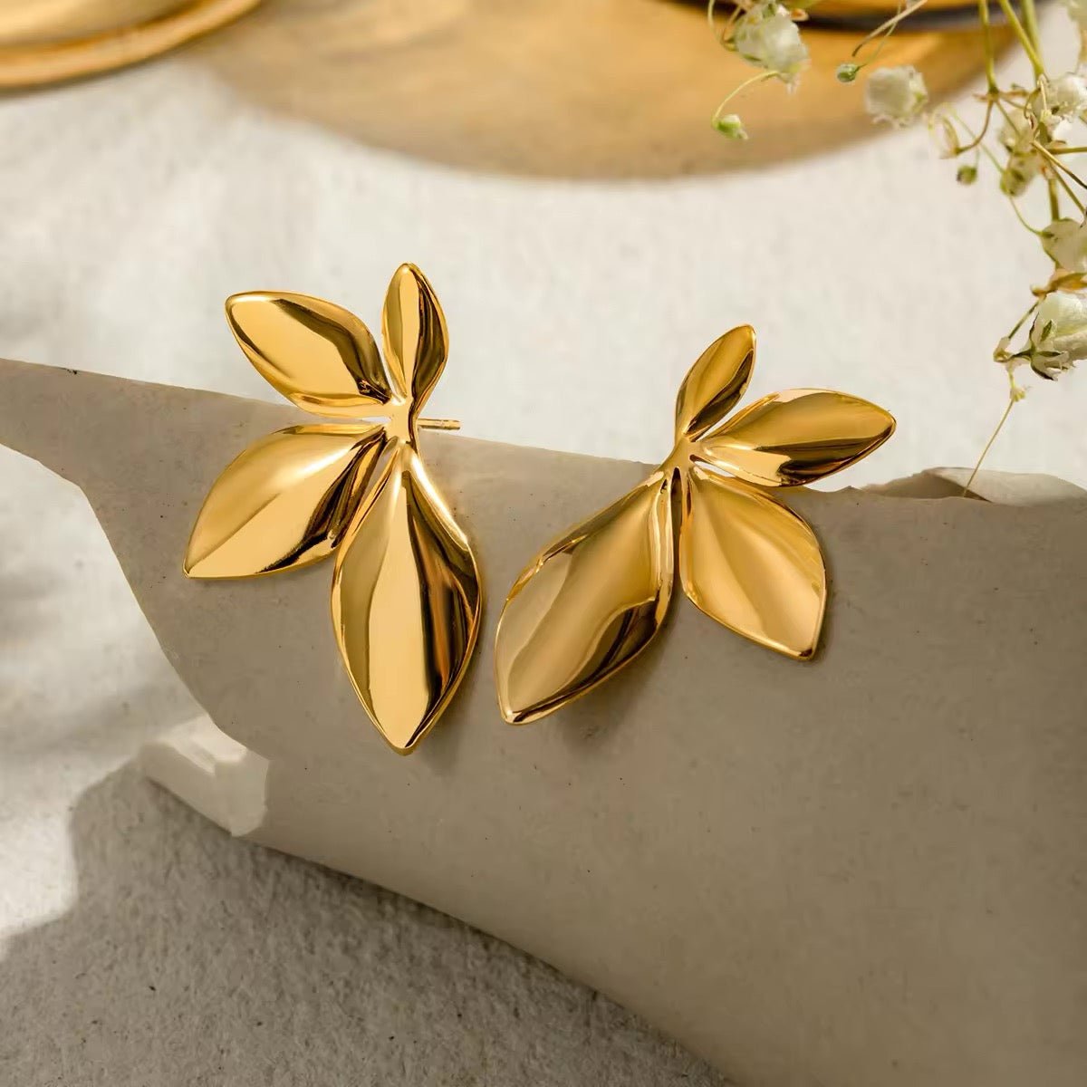 18k Glamorous Gold Floral Stud Earrings & Ring - Aryomi