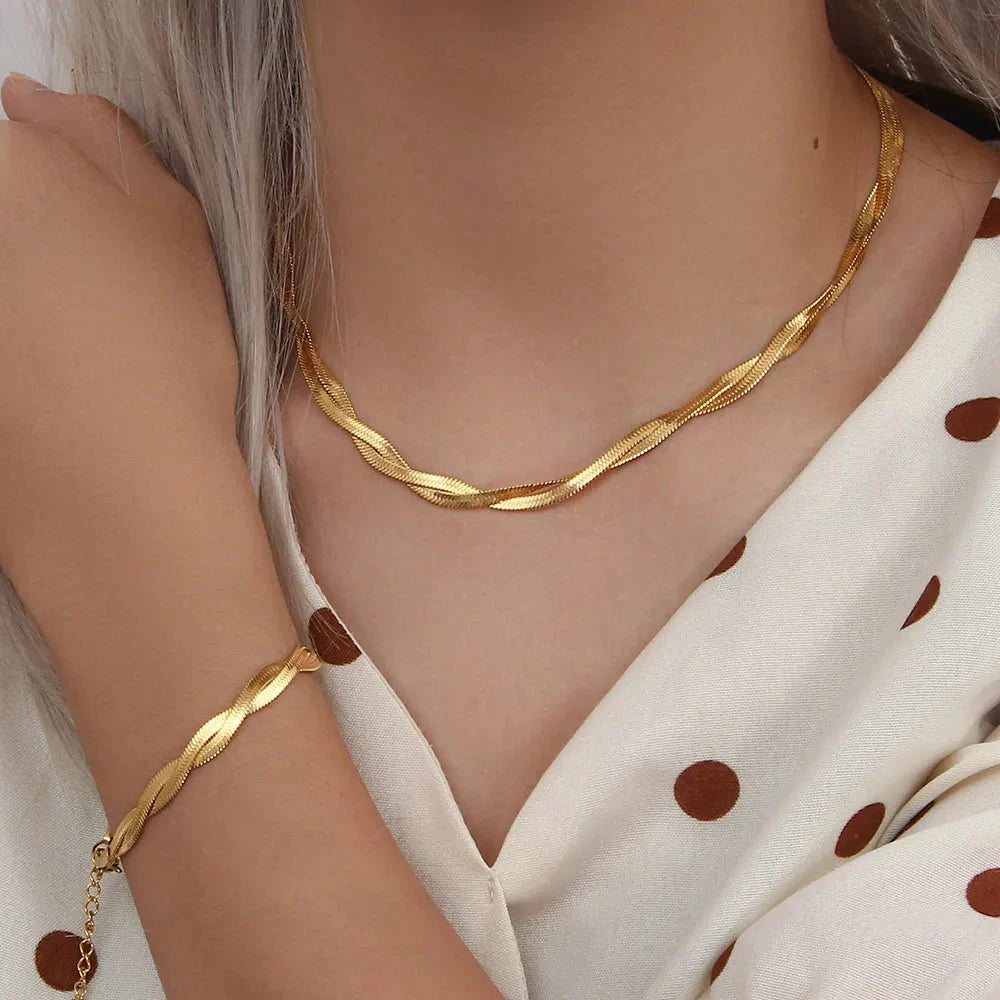 18k Interwoven Herringbone Chain Necklace and Bracelet Set - Aryomi