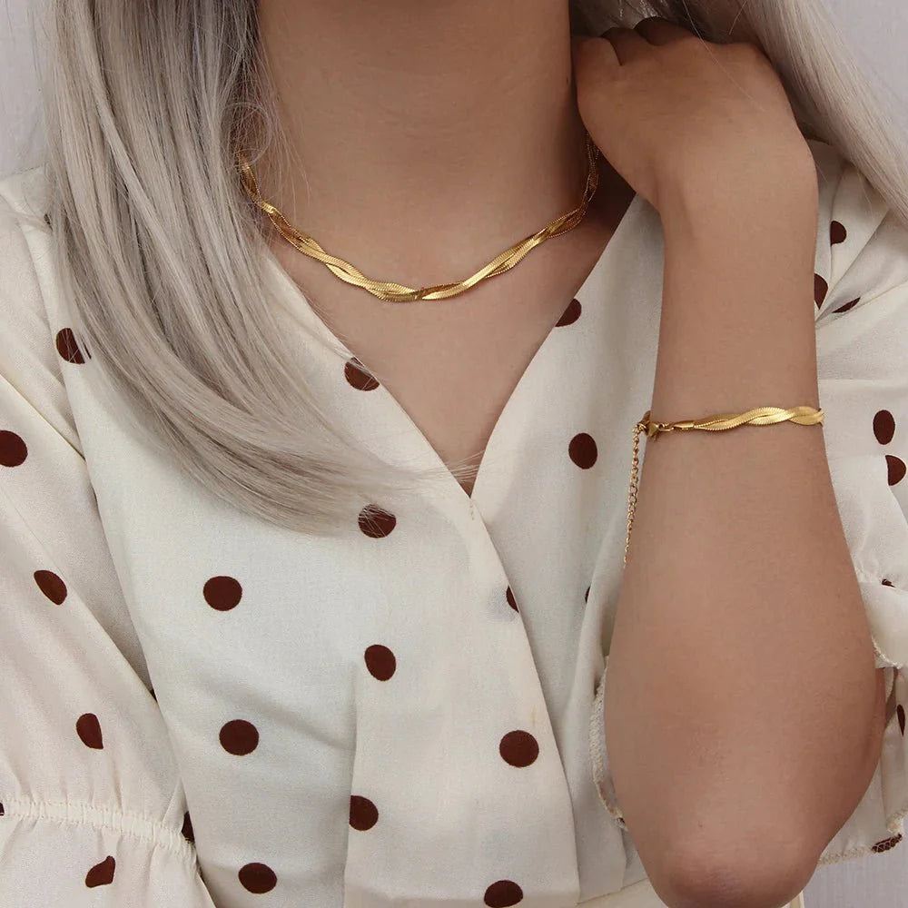 18k Interwoven Herringbone Chain Necklace and Bracelet Set - Aryomi