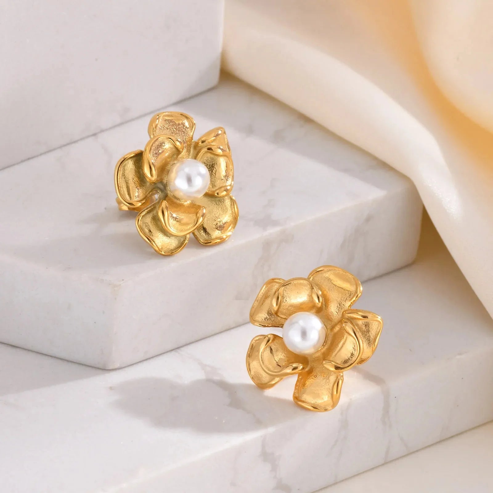18k Pearl Flower Earrings - Aryomi