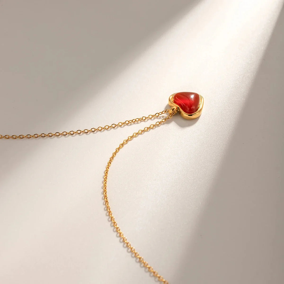 18k Romantic Dainty Red Heart Necklace - Aryomi