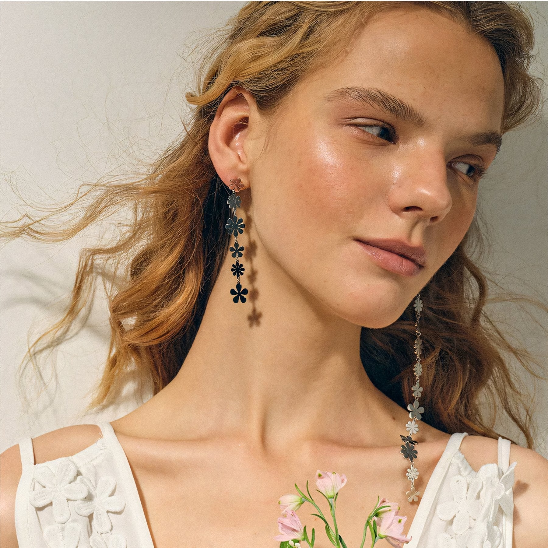 18k Staggering Floral Earrings - Aryomi