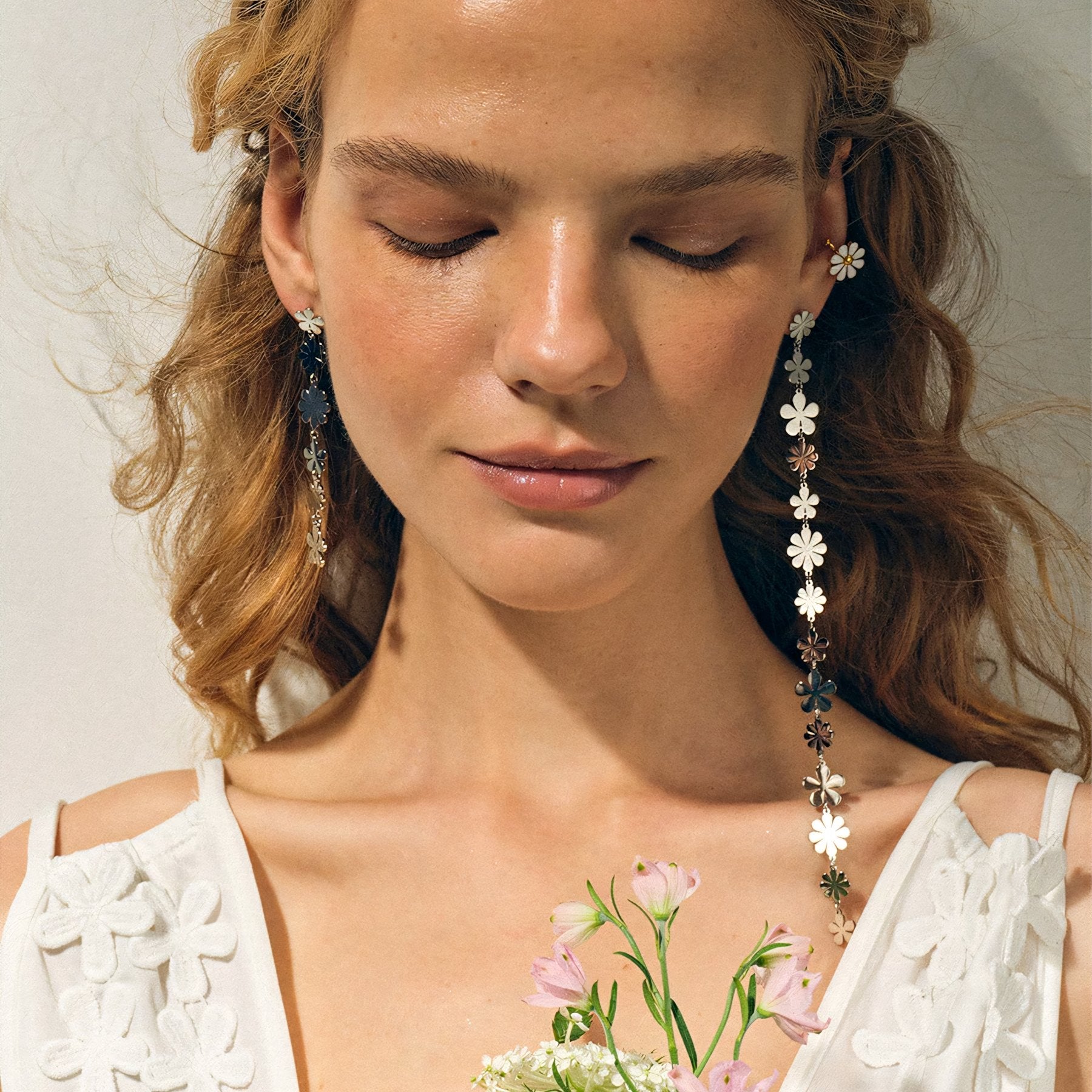 18k Staggering Floral Earrings - Aryomi