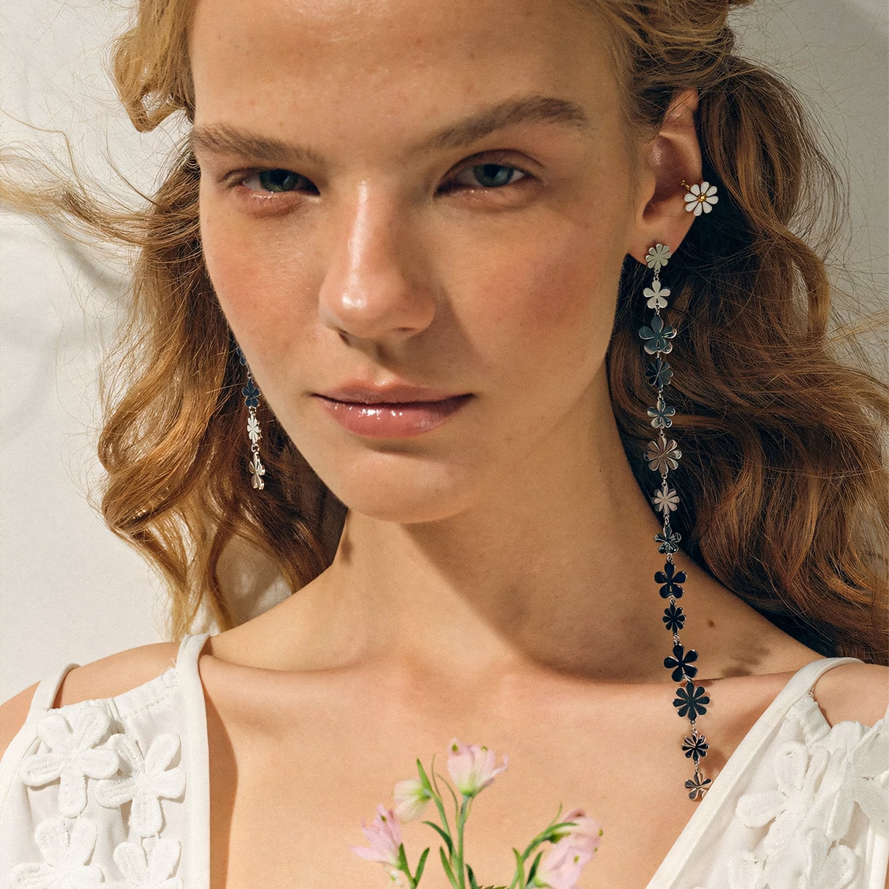 18k Staggering Floral Earrings - Aryomi