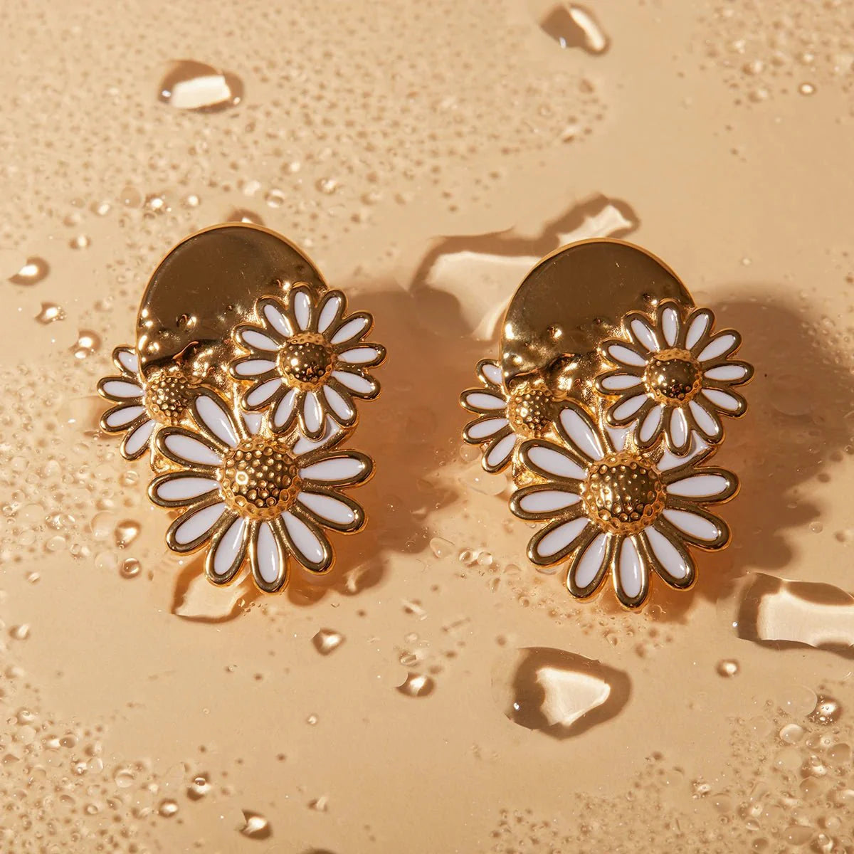 18k Trio Daisy Floral Earrings - Aryomi