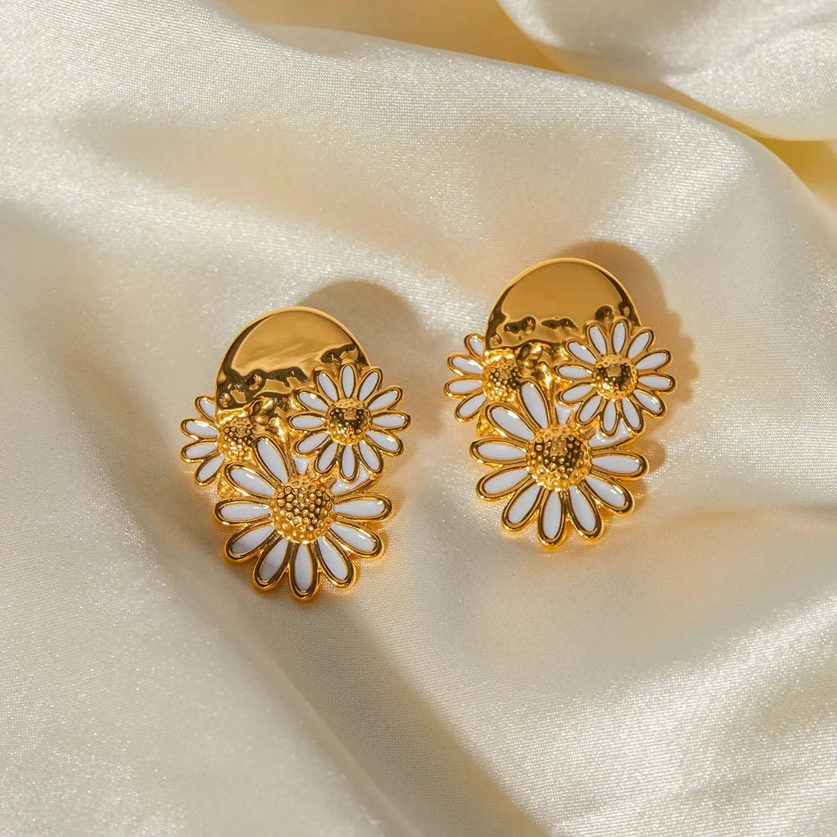18k Trio Daisy Floral Earrings - Aryomi