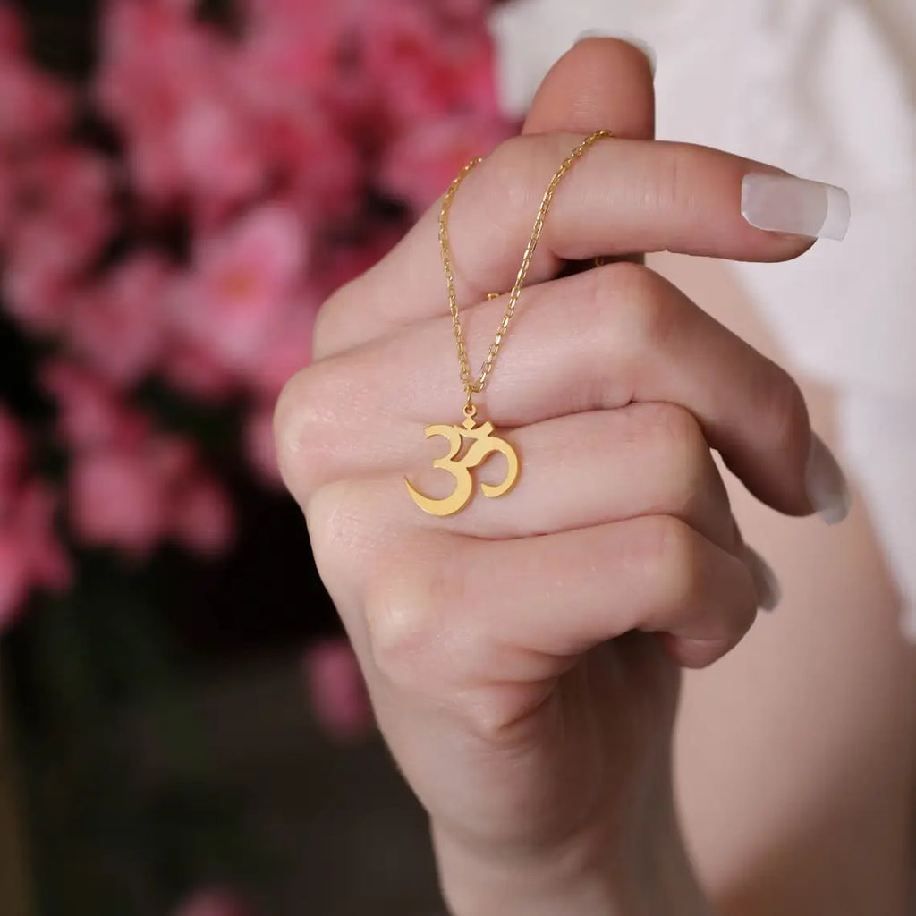 Dainty Minimal Om Necklace