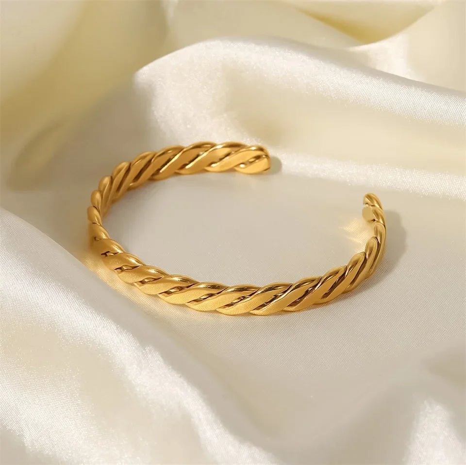 18k Chunky Gold Woven Bangle Bracelet
