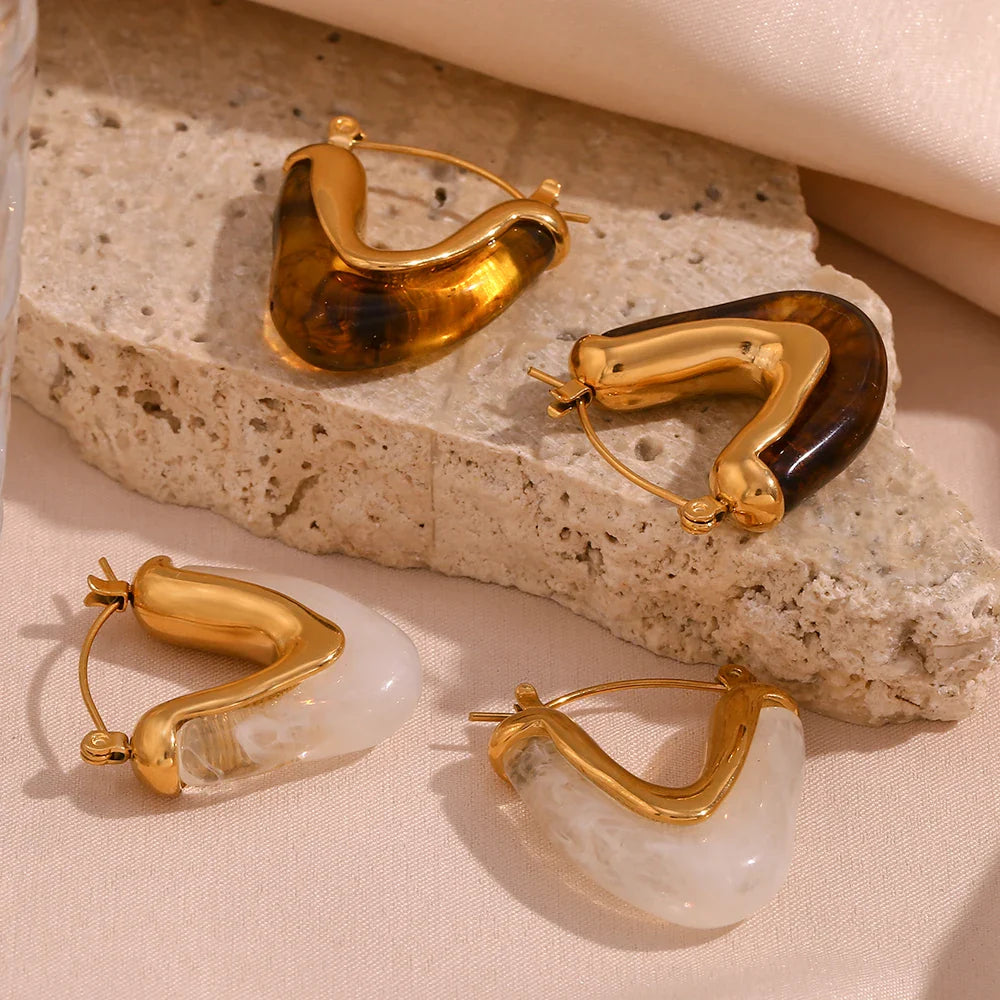 18k Classy V Hoop Earrings