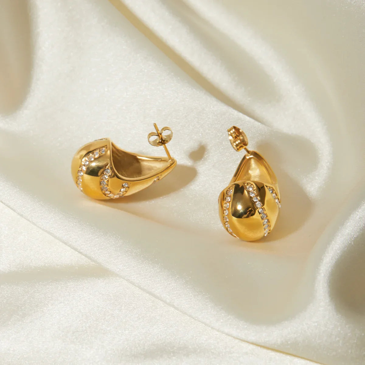 Dainty Gold Diamond Striped Droplet Earrings