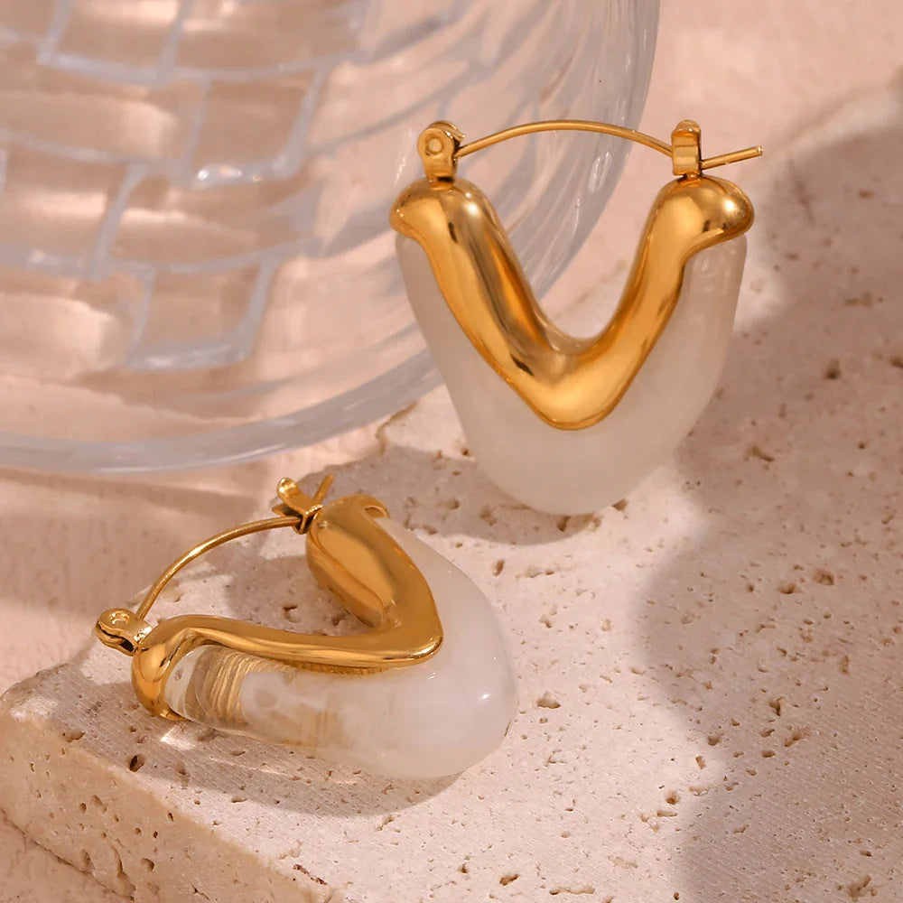 18k Classy V Hoop Earrings