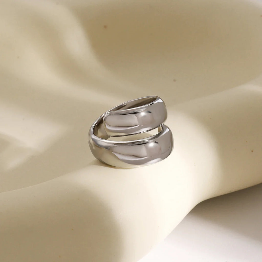 18k Modern Wrap Around Flat Ring