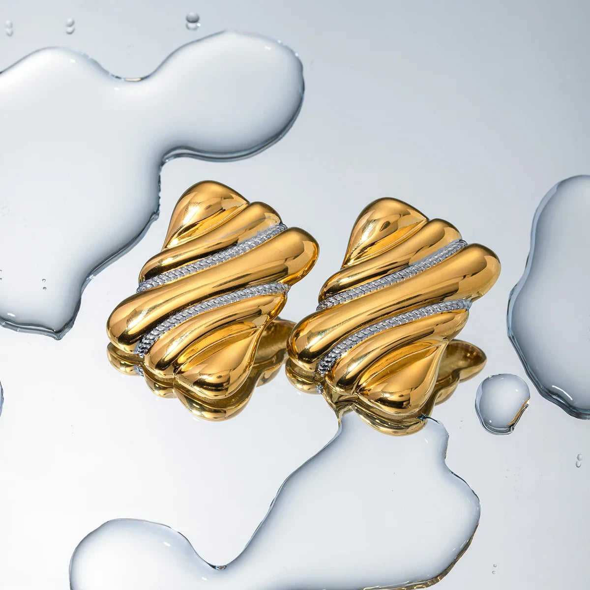 Chunky Two Tone Wavy Square Earrings