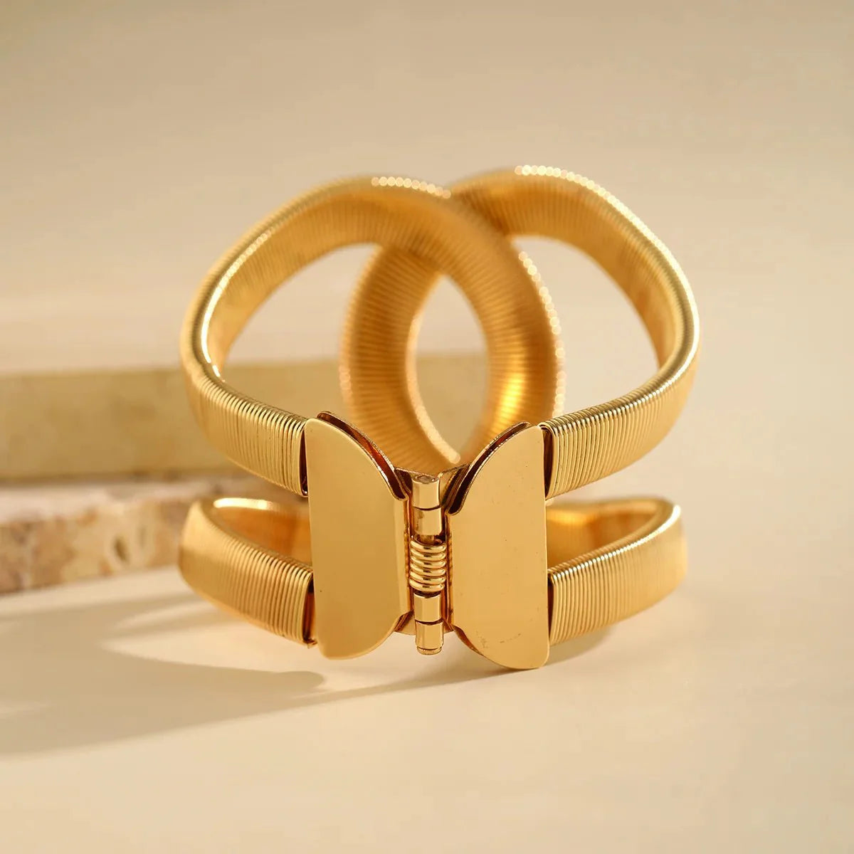 Chunky Spiral Cuff Bracelet - Aryomi