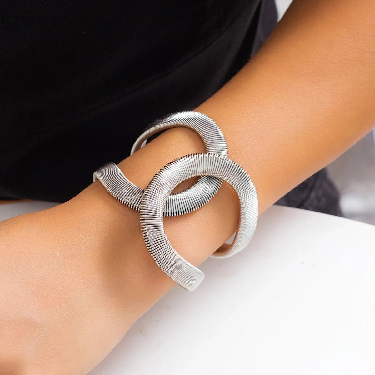 Chunky Spiral Cuff Bracelet - Aryomi
