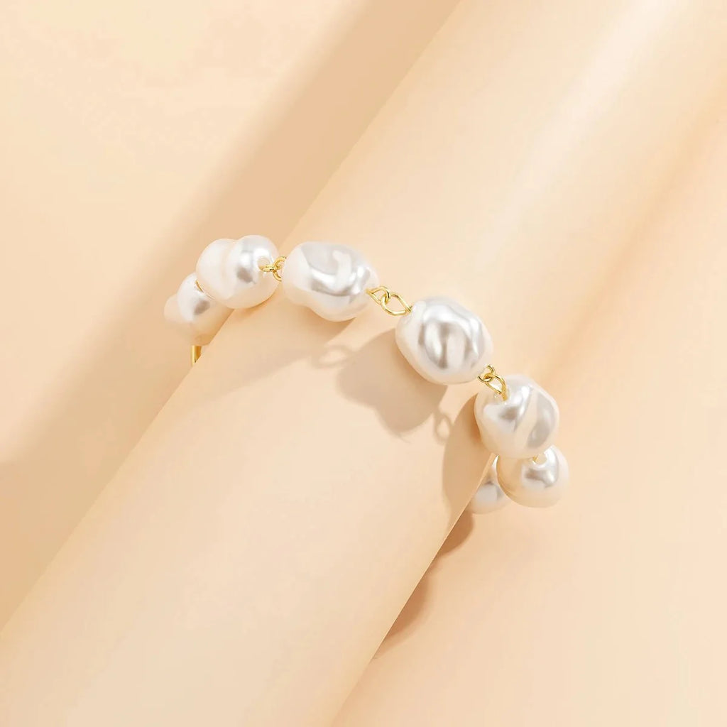 Classy Asymmetric Pearl Bracelet - Aryomi