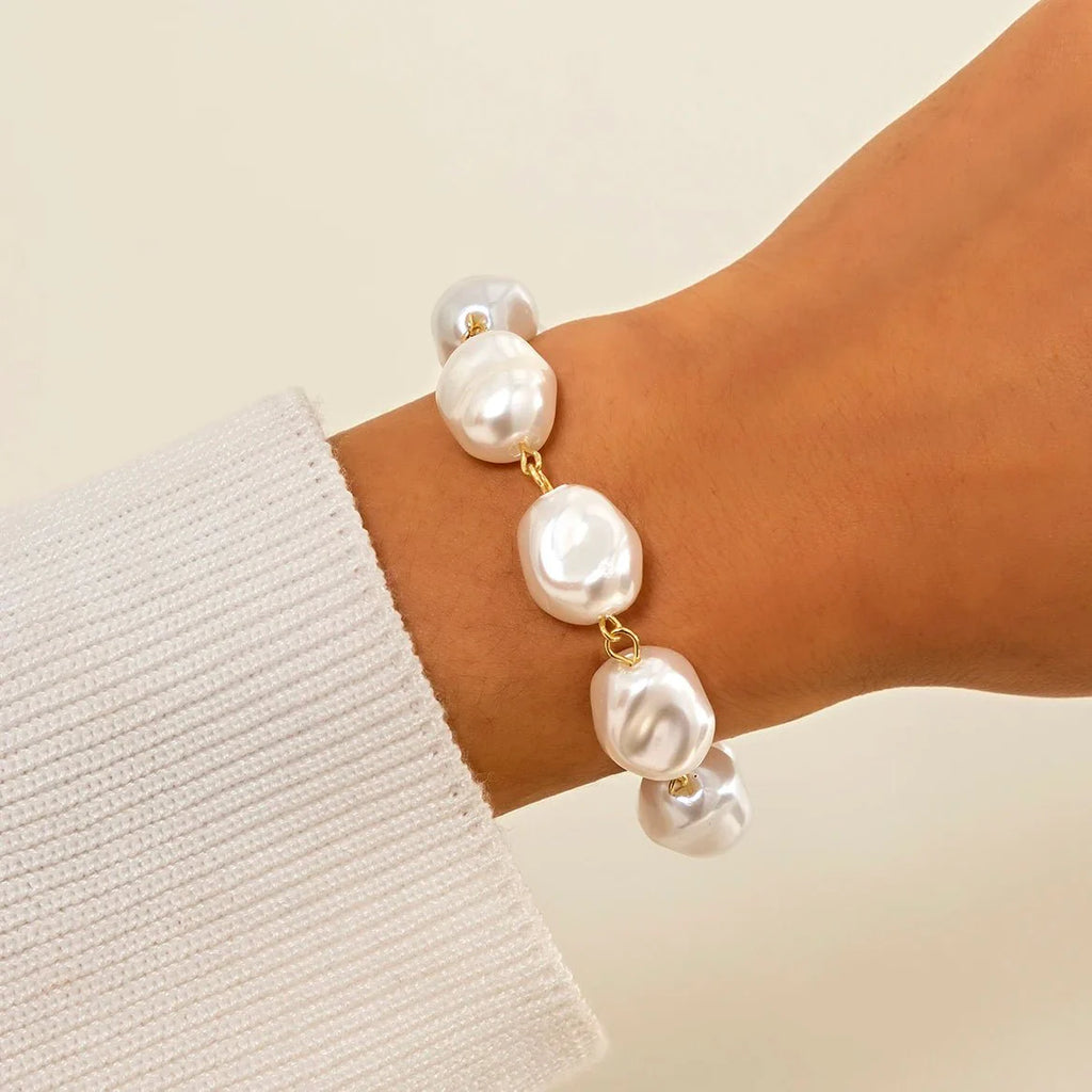 Classy Asymmetric Pearl Bracelet - Aryomi